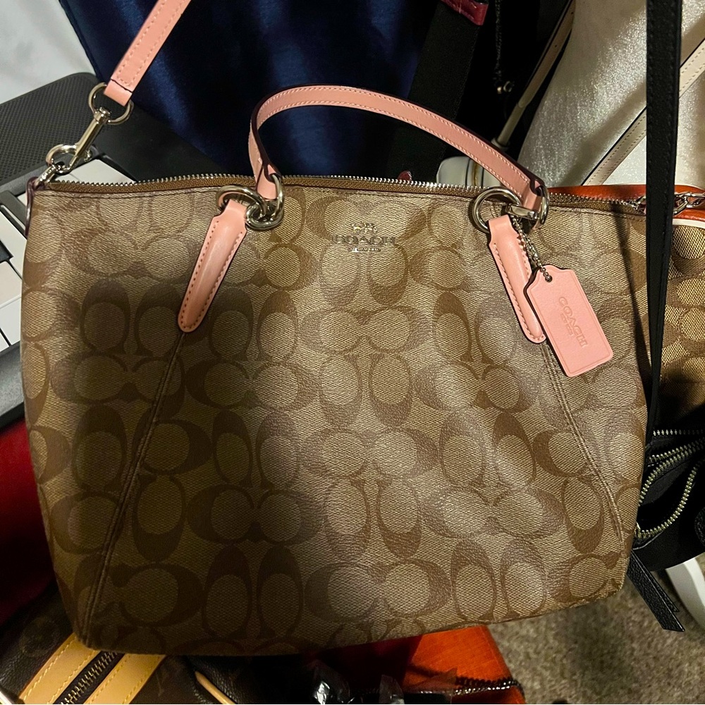 Like new Coach crossbody or shoulder bag